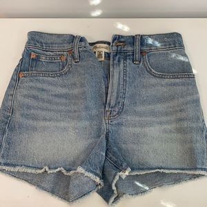 Madewell The perfect jean short 27